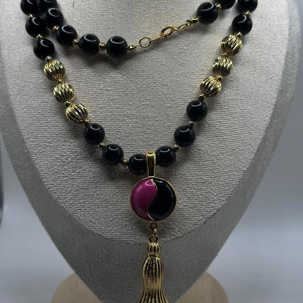 Vintage Avon Black & Gold Beaded Necklace – Pink Enamel Pendant & Tassel Detail